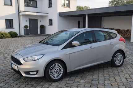 Ford Focus 69.870 km 10.890 &euro; Bergisch Gladbach 51429