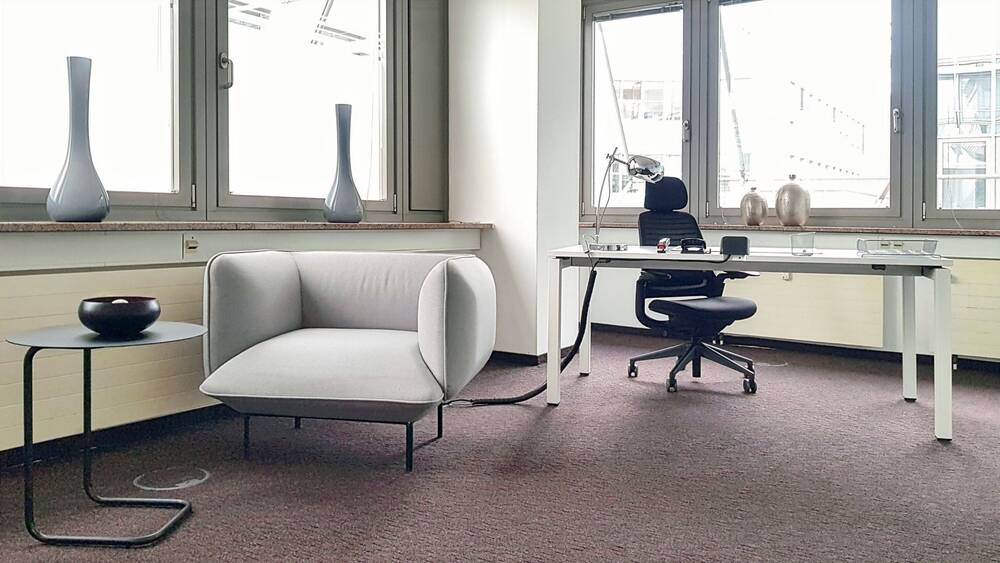 Voll ausgestatteter privater Büroraum für Sie und Ihr Team in Regus Neumarkt Galerie zimmer