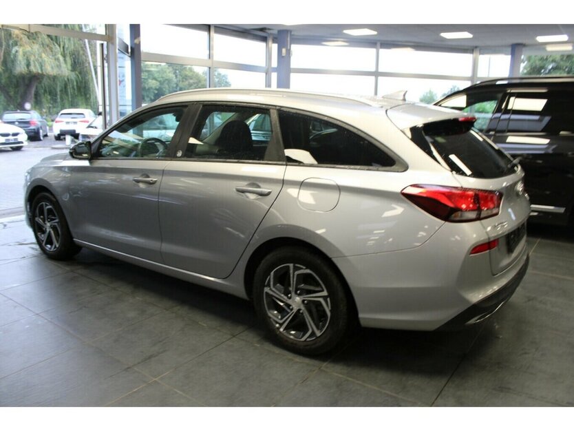 Hyundai i30 1.5 T-GDI 48V-Hybrid DCT 59.321 km 17.980 € Euskirchen 53881