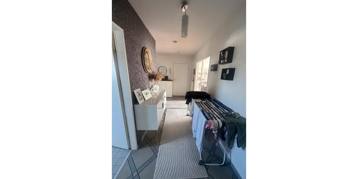 Dachgeschoßwohnung Solingen - 3 Zimmer, 88 m&sup2;, 870&euro; | Angebot:25308373