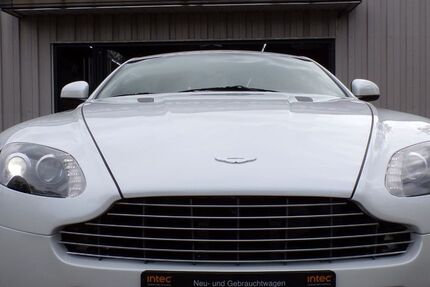 Aston Martin V8 Vantage 52.900 km 53.900 € Köln 51069