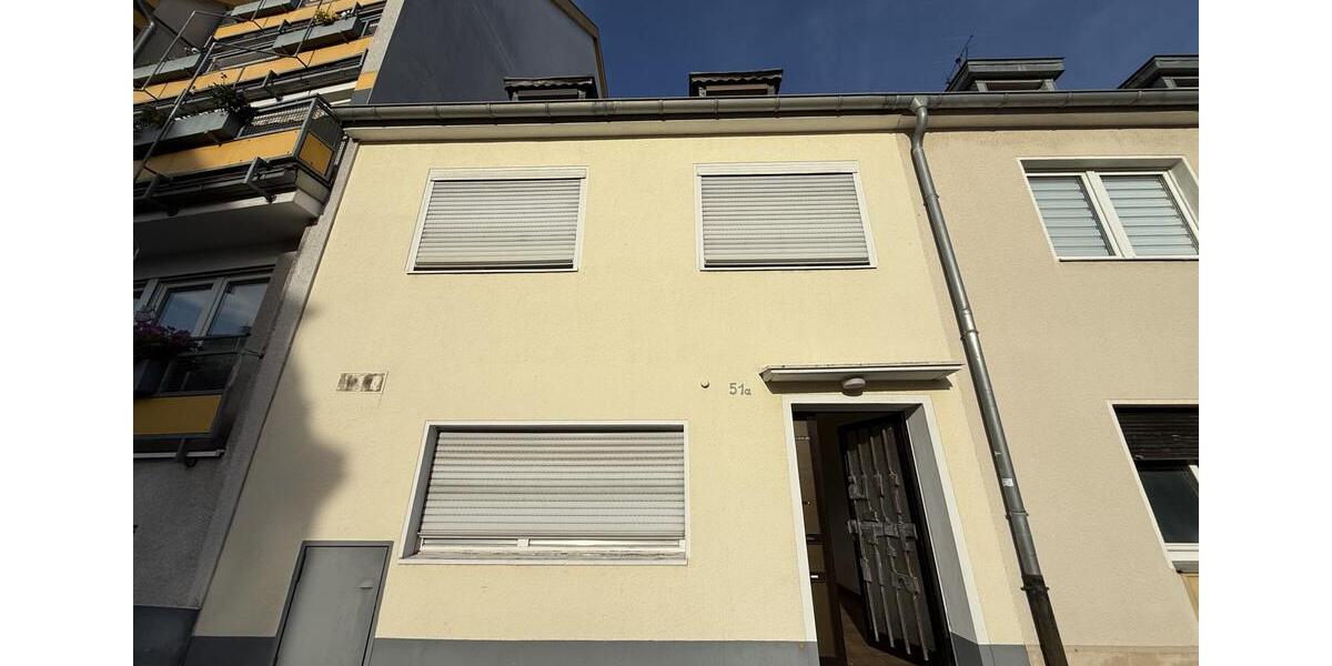 Haus mit 8 Zimmern in Köln-Niehl und Garten – Ideal für Firmen & Familien 8 zimmer