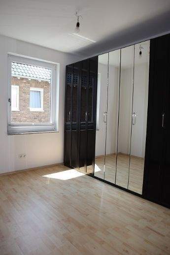 **Helle 2 Zimmerwohnung mit separatem Eingang und Balkon. Ausschließlich für den Einpersonenhaushalt!** 2 zimmer