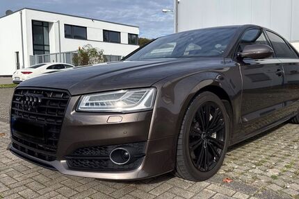 Audi A8 149.996 km 28.900 € Troisdorf 53842