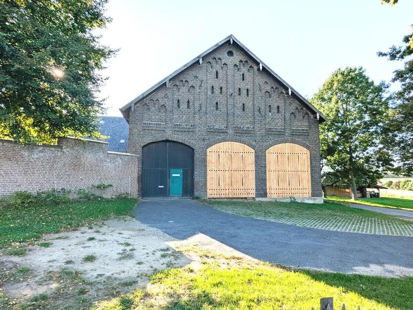 Vielseitig nutzbare Lagerhalle mit Büro in Grevenbroich zu vermieten zimmer