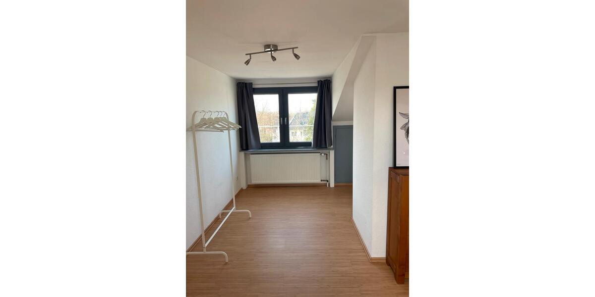 Dachgeschoßwohnung Bonn Beuel-Mitte - 2 Zimmer, 45 m&sup2;, 830&euro; | Angebot:25448292