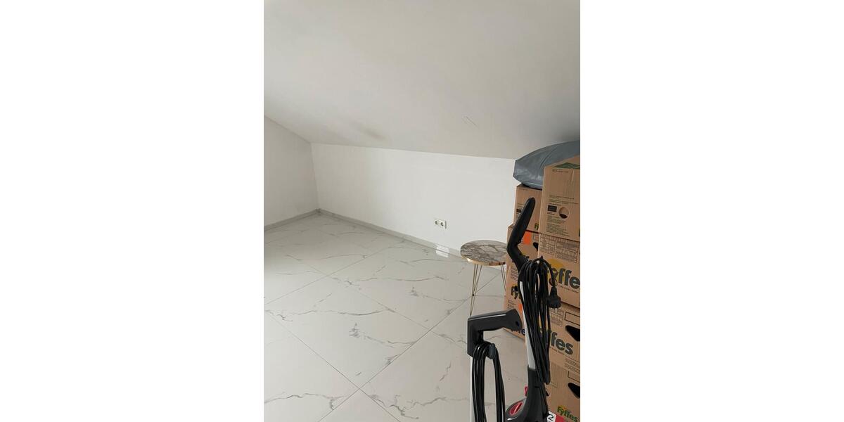 Dachgeschoßwohnung Köln Rodenkirchen - 3 Zimmer, 60 m&sup2;, 900&euro; | Angebot:26385469