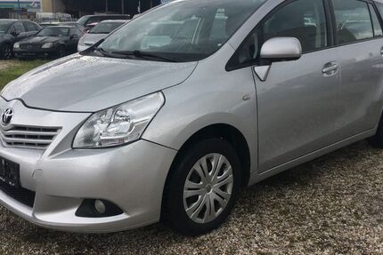 Toyota Verso 234.000 km 4.299 &euro; Bonn 53227