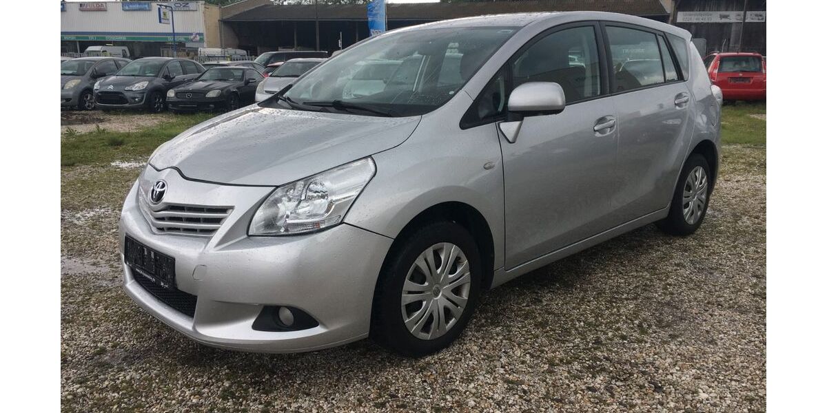 Toyota Verso 234.000 km 4.299 &euro; Bonn 53227