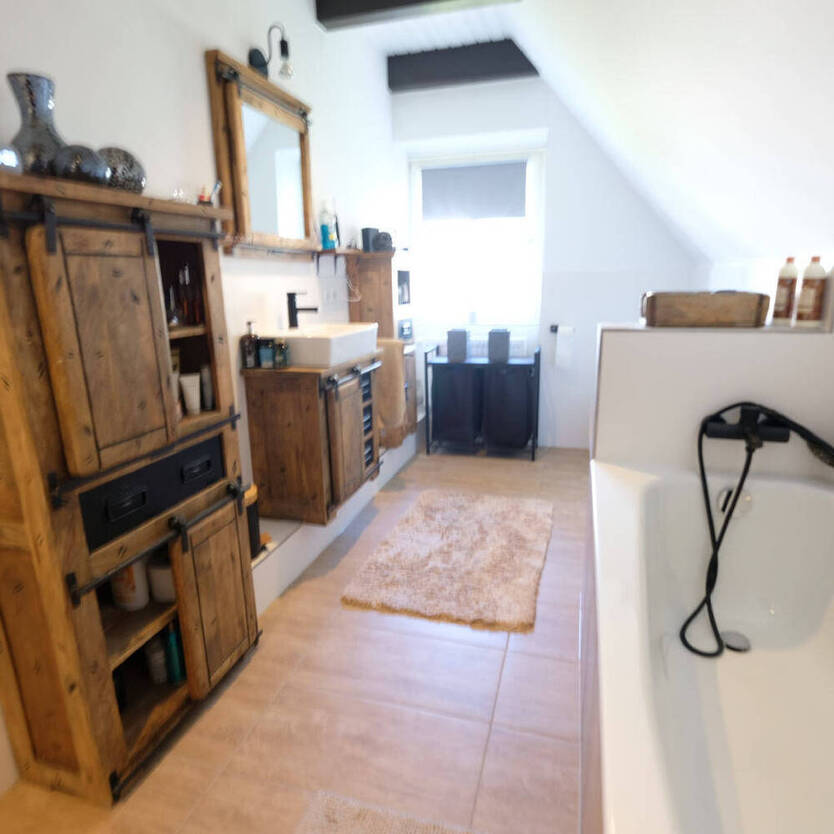 luxuriöses Fachwerk-Mehrgenerationenhaus oder Doppelhaus in Rösrath mit großzügigem Grundstück- weitere Bebauung denkbar!