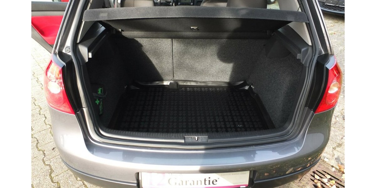 VW Golf TRENDLINE KLIMAAUTOMATIK 5-TÜRIG 132.115 km 4.904 € Köln 50858