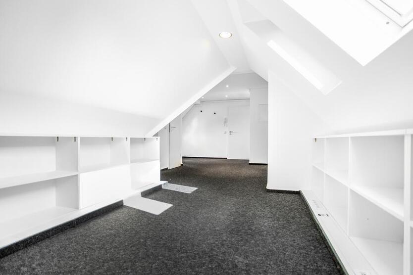 Büro mit herrlichem Blick , frischgestrichen - sofort Bezug möglich zimmer