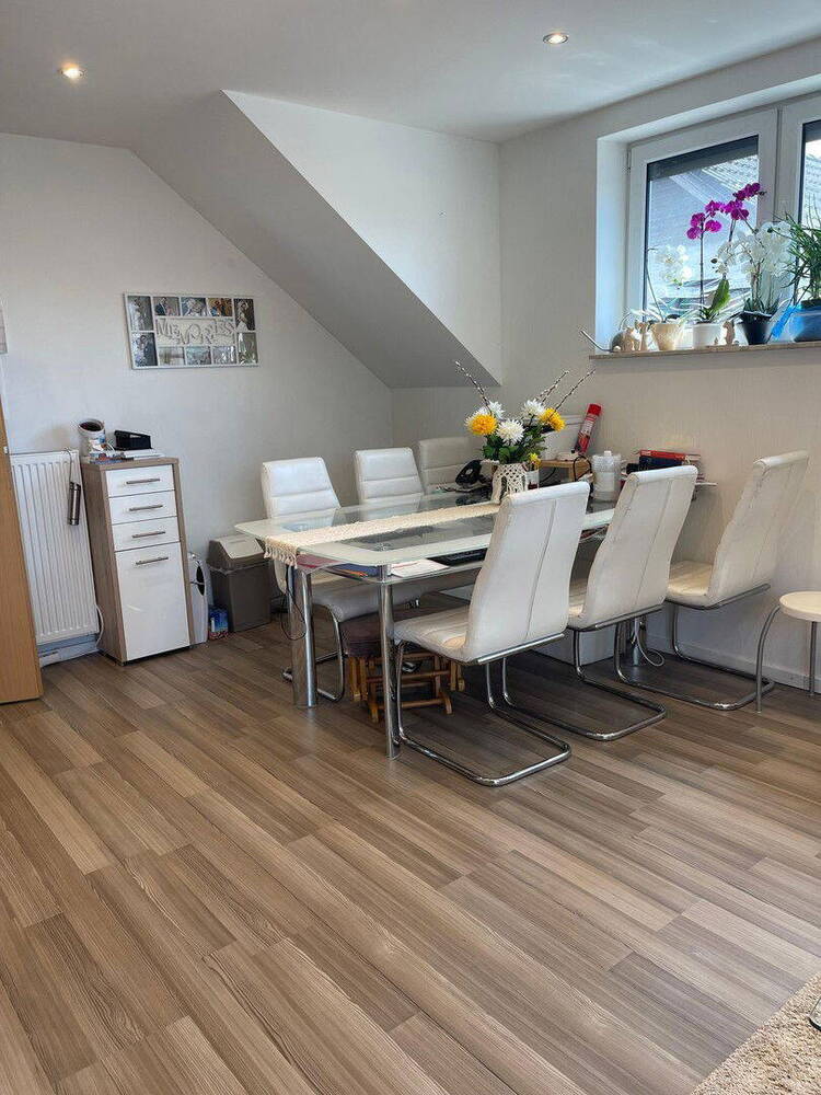 Modernisierte Doppelhaushälfte mit einer Praxis in Troisdorf Altenrath