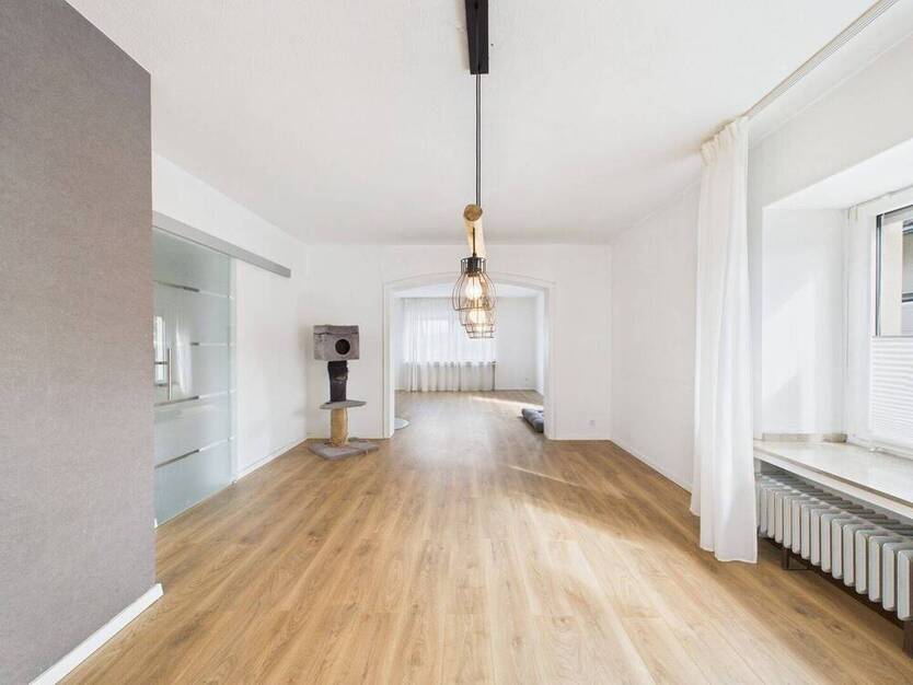 Familienfreundliches Ein-Zweifamilienhaus in der Euskirchener Südstadt - modernisiert & großzügig