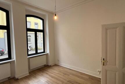 Bezugsfreie Altbauwohnung mit Garten im Bonner Zentrum zimmer