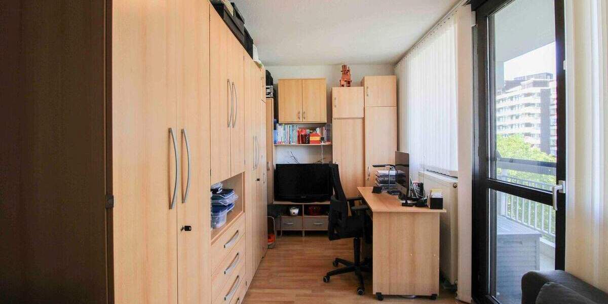 Charmante Barrierefreie 3-Zimmer-Wohnung mit zwei Balkonen und Tiefgaragenstellplatz in Köln-Weiden 3 zimmer