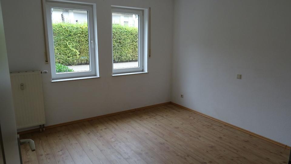 Gepfl. 2-Zi.-Terrassenwhg + Stellpl., gute Lage, in Troisd.-Spich 2 zimmer