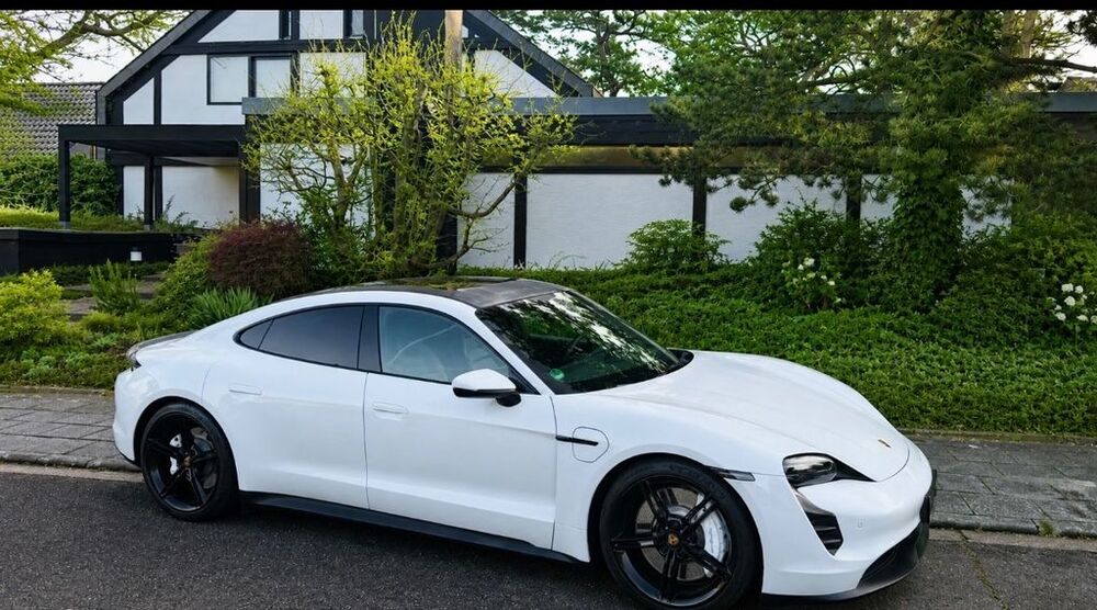 Porsche Taycan 34.950 km 53.499 &euro; Rodenkirchen 50996