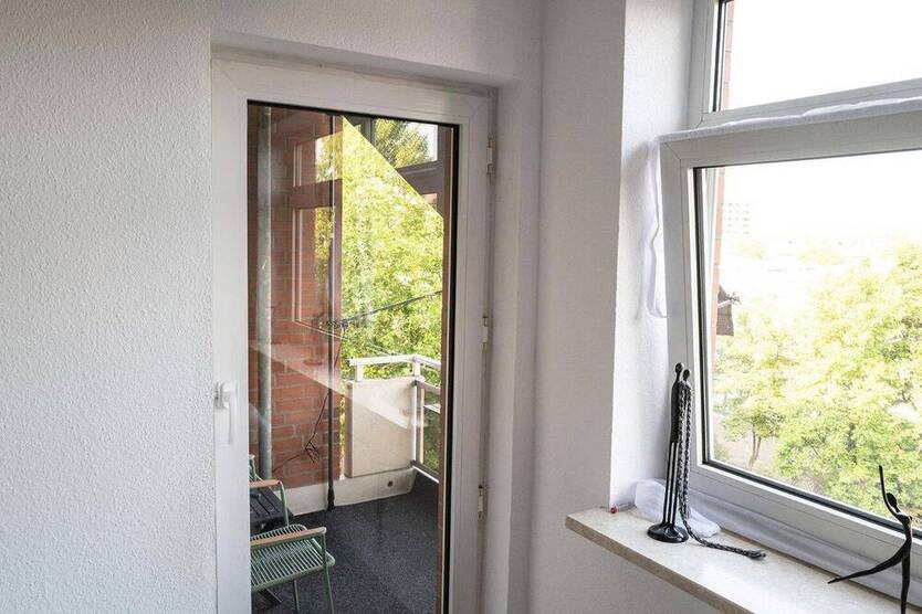 Attraktive Eigentumswohnung mit Aufzug und 2 Tiefgaragenplätzen - ruhig und citynah in Brühl