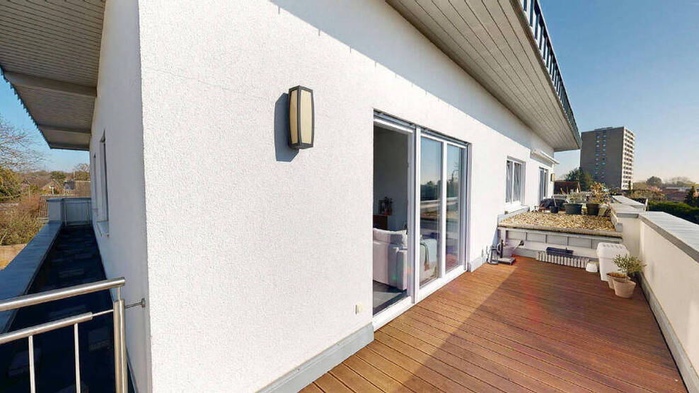 Top-Investment! Junges, energieeffizientes 6-Familienhaus mit 5 Garagen! (MB 4814)