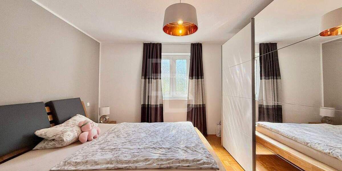 Etagenwohnung Köln Niehl - 2 Zimmer, 70 m&sup2;, 350.000&euro; | Angebot:23956658