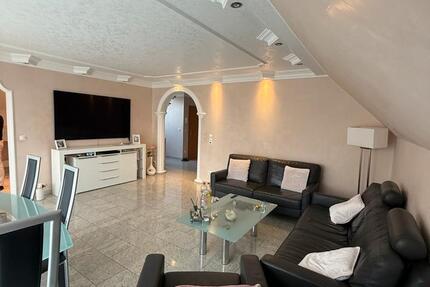 Helle 5-Zimmer Maisonette Wohnung mit Balkon in Köln Weiler 5 zimmer