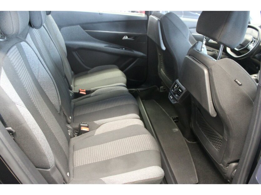 Peugeot 5008 BlueHDi Active Pack - 7 Sitzer - 27.732 km 22.980 € Euskirchen 53881