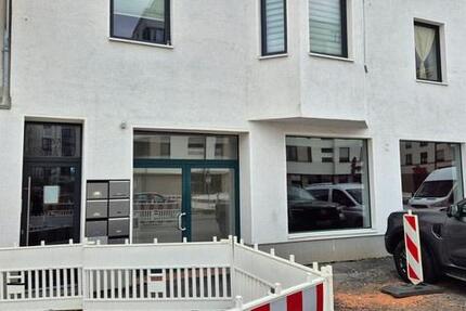 LADEN oder BÜRO oder PRAXIS in MARIENBURG an der STARK befahrenen BONNER STR in Höhe Andernacher zimmer