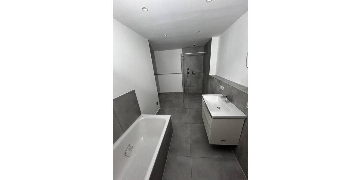 Etagenwohnung Köln Zündorf - 3 Zimmer, 112 m&sup2;, 1.680&euro; | Angebot:26274380