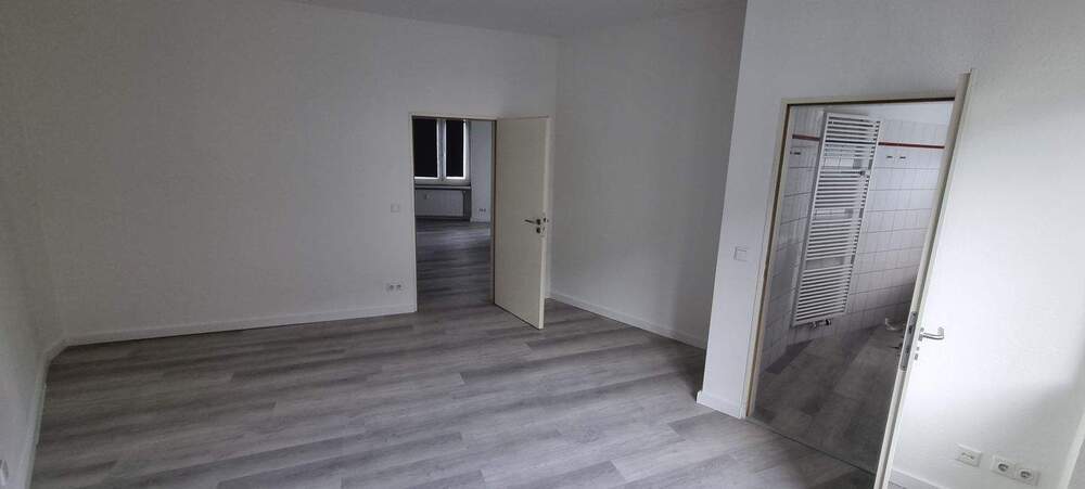 ELEGANTE + RENOVIERTE 2-Zimmer-Wohnung in DÜSSELDORF - FRIEDRICHSTADT