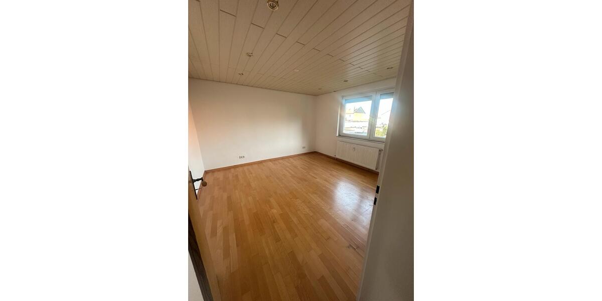 Erdgeschoßwohnung Leverkusen Alkenrath - 3 Zimmer, 70 m&sup2;, 1.300&euro; | Angebot:26338797