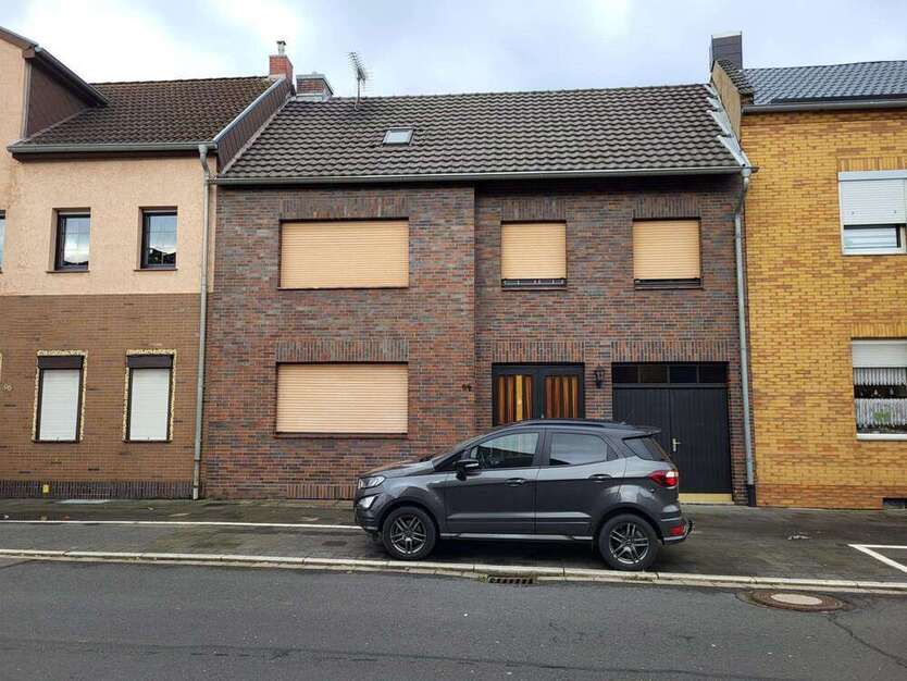 Haus zum Kaufen in Elsdorf 299.000 € 200 m²