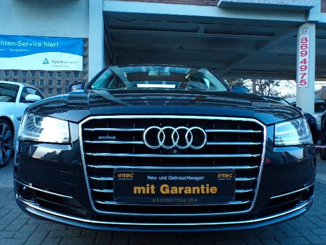 Audi A8 169.918 km 24.900 &euro; Köln 51069