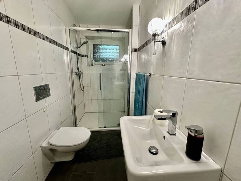 Sanierter Bungalow mit EinliegerWohnung in beliebter Wohnlage