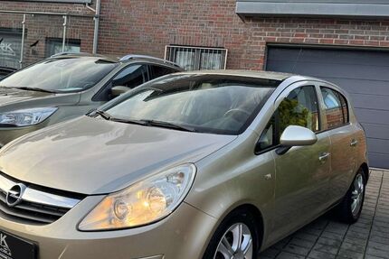 Opel Corsa 124.000 km 2.500 &euro; Solingen 42651