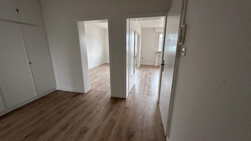 Etagenwohnung Solingen Aufderhöhe - 4 Zimmer, 102 m&sup2;, 850&euro; | Angebot:25439000