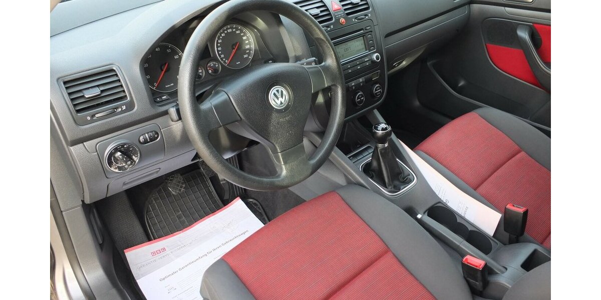 VW Golf TRENDLINE KLIMAAUTOMATIK 5-TÜRIG 132.115 km 4.904 € Köln 50858