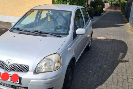 Toyota Yaris 200.000 km 1.800 &euro; Bornheim 53332