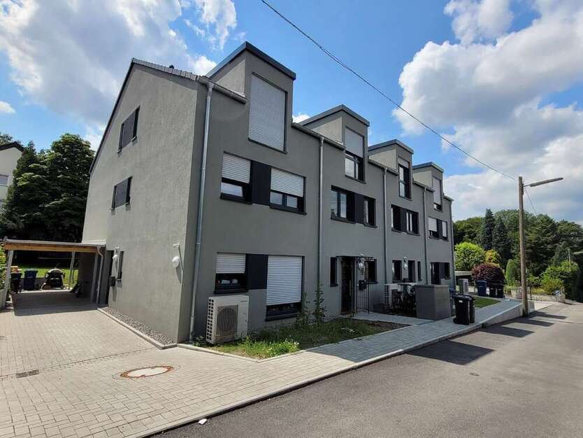Haus zum Mieten in Leverkusen 2.500 € 145.93 m²