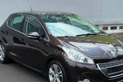 Peugeot 208 149.800 km 4.999 &euro; Bonn 53127