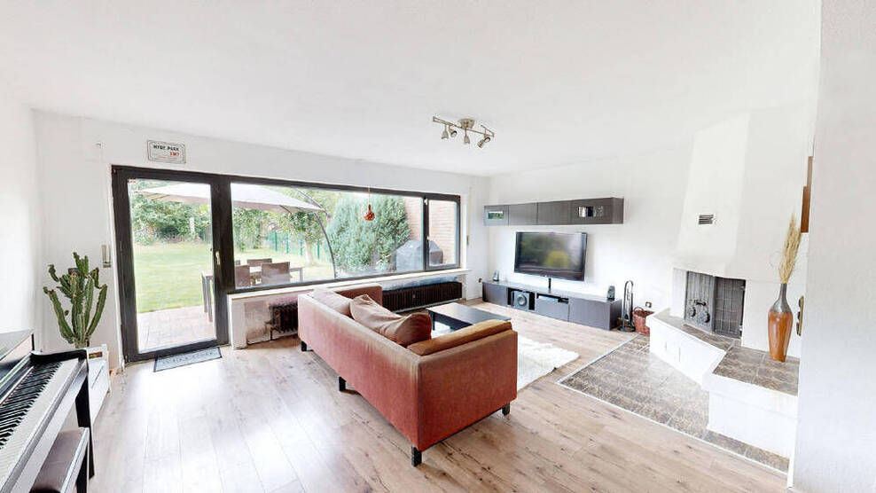 Weilerswist! Sonnenhelle, moderne Doppelhaushälfte mit großem Südgarten und Garage + zwei Stellplätze in ruhiger Lage! (LK 4737)