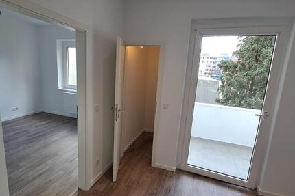2-Zimmer WG mit Balkon - Kernsaniert ab sofort zimmer