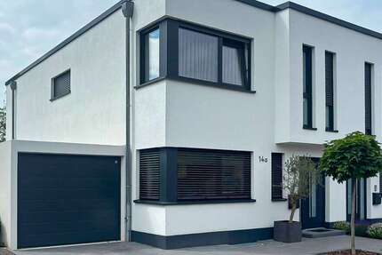 Haus Neuss Reuschenberg - 4 Zimmer, 157 m&sup2;, 2.650&euro; | Angebot:26904912