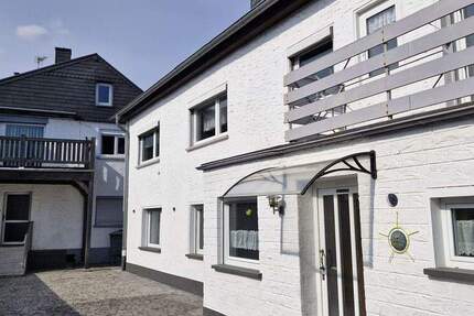 Haus Siegburg / Stallberg Stallberg - 9 Zimmer, 203 m&sup2;, 499.000&euro; | Angebot:25915818