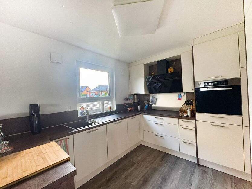 Modernes, neuw. Wohnhaus in Niederkassel - Doppelgarage und schönem Garten - geringe Heizkosten! 4 zimmer