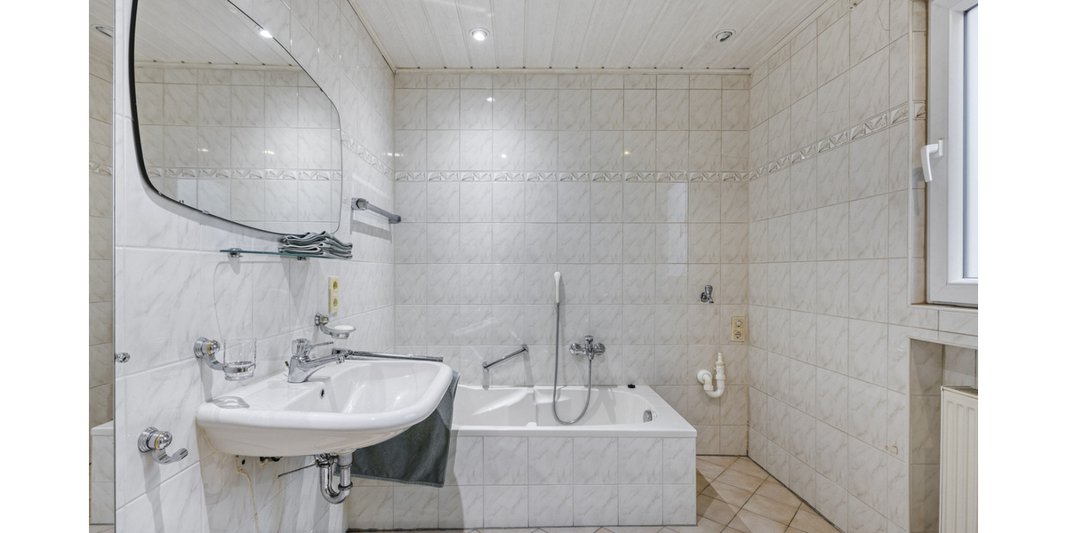 Großzügiges Ein- oder Zweifamilienhaus mit Charme, Gartenparadies & vielen Möglichkeiten - Einfamilienhaus Leichlingen | Angebot:25269338