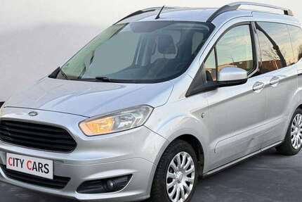 Ford Tourneo Courier 150.000 km 4.990 € Dormagen 41540