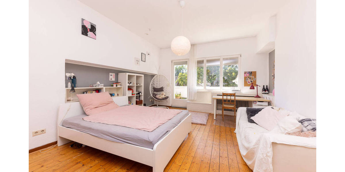 Einfamilienhaus Köln / Lövenich Lövenich - 8 Zimmer, 300 m&sup2;, 1.990.000&euro; | Angebot:24111913