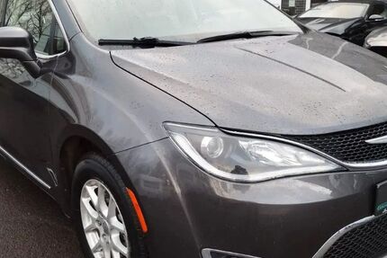 Chrysler Pacifica 102.000 km 23.500 € Königswinter 53639