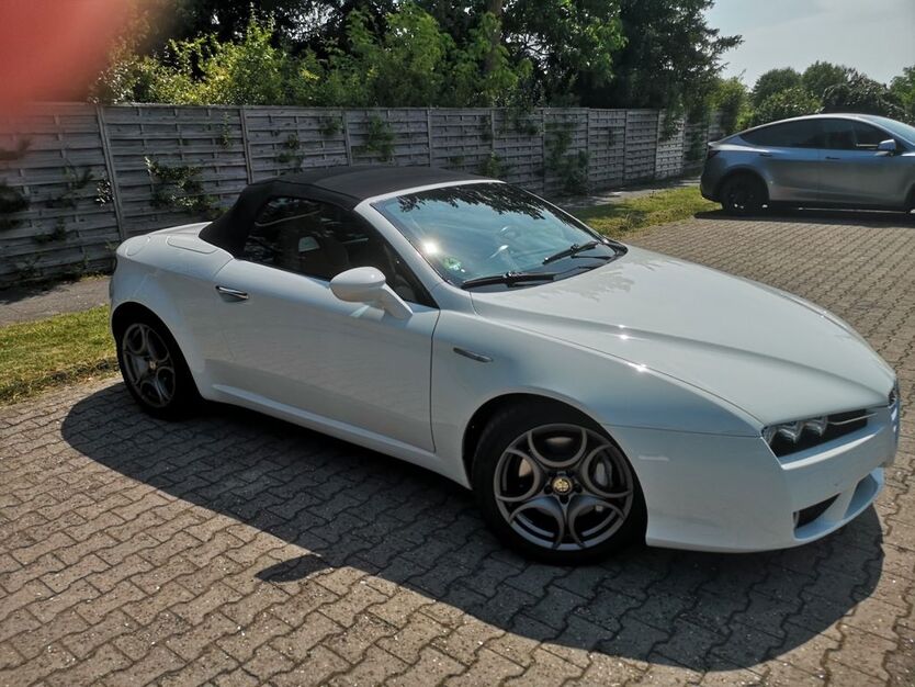 Alfa Romeo Spider 136.825 km 19.400 € Pulheim 50259